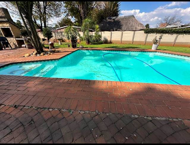 5 BEDROOM HOUSE FOR SALE IN STRUBENVALE